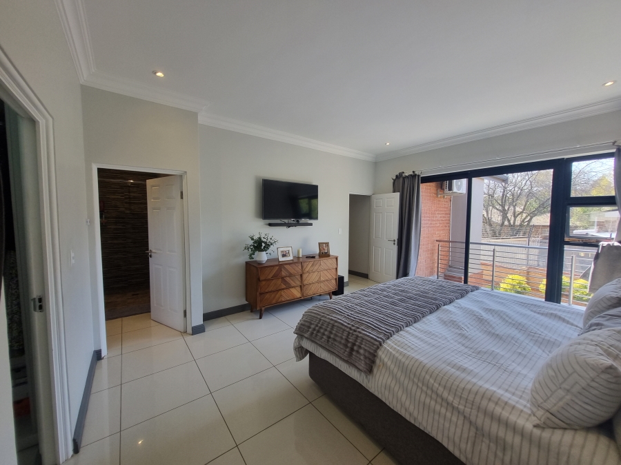 To Let 4 Bedroom Property for Rent in Olympus AH Gauteng