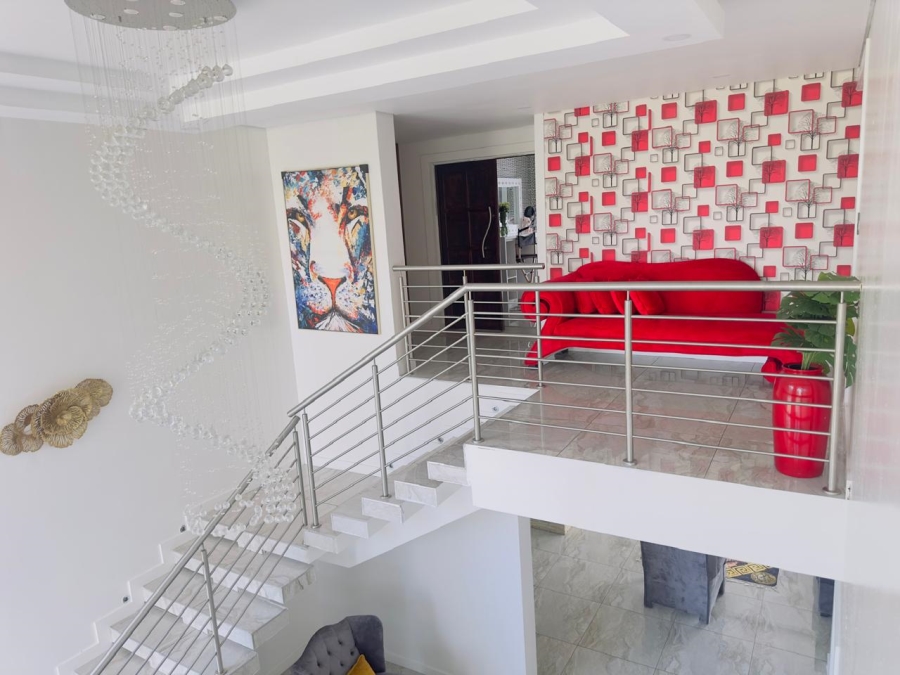 5 Bedroom Property for Sale in Helderwyk Gauteng