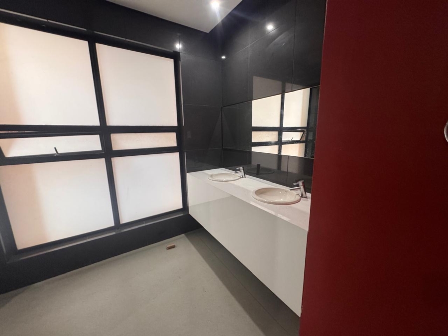 To Let commercial Property for Rent in Braamfontein Gauteng