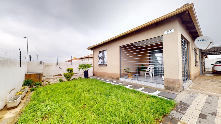 4 Bedroom Property for Sale in Delmore Park Gauteng