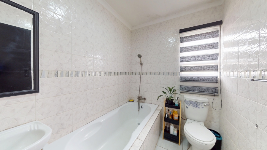 4 Bedroom Property for Sale in Delmore Park Gauteng