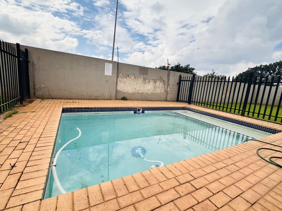 2 Bedroom Property for Sale in Brenthurst Gauteng