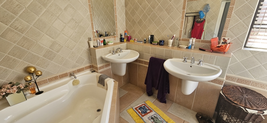 3 Bedroom Property for Sale in Meyersdal Gauteng