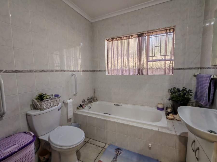 3 Bedroom Property for Sale in Three Rivers Gauteng