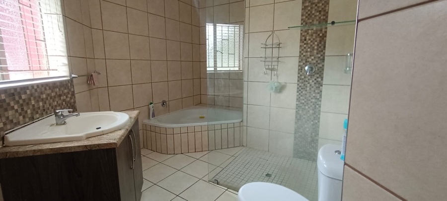 4 Bedroom Property for Sale in Three Rivers East Gauteng