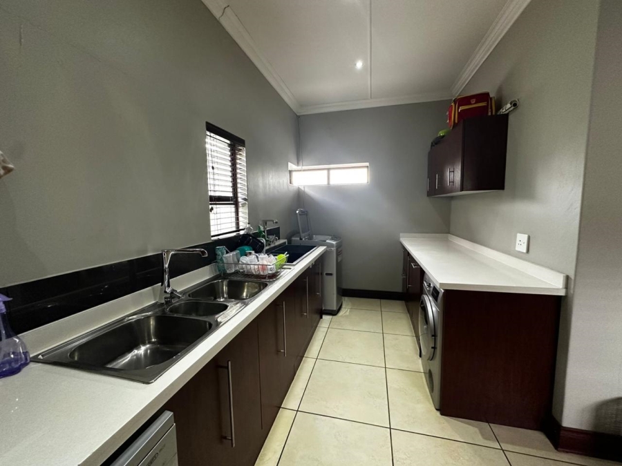 3 Bedroom Property for Sale in Vanderbijlpark SW 5 Gauteng