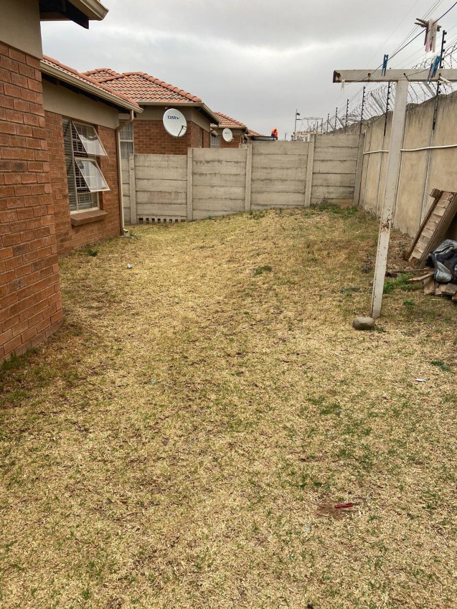 3 Bedroom Property for Sale in Olievenhoutbosch Gauteng