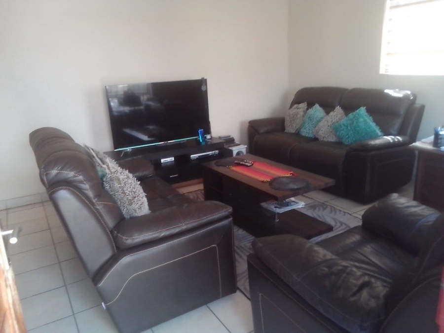 3 Bedroom Property for Sale in Kosmosdal Gauteng