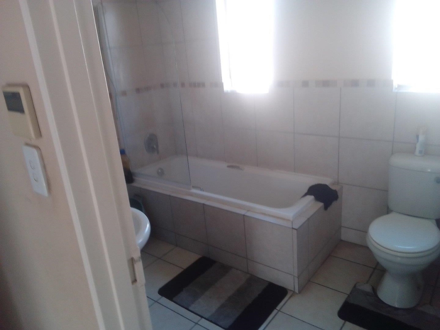 3 Bedroom Property for Sale in Kosmosdal Gauteng