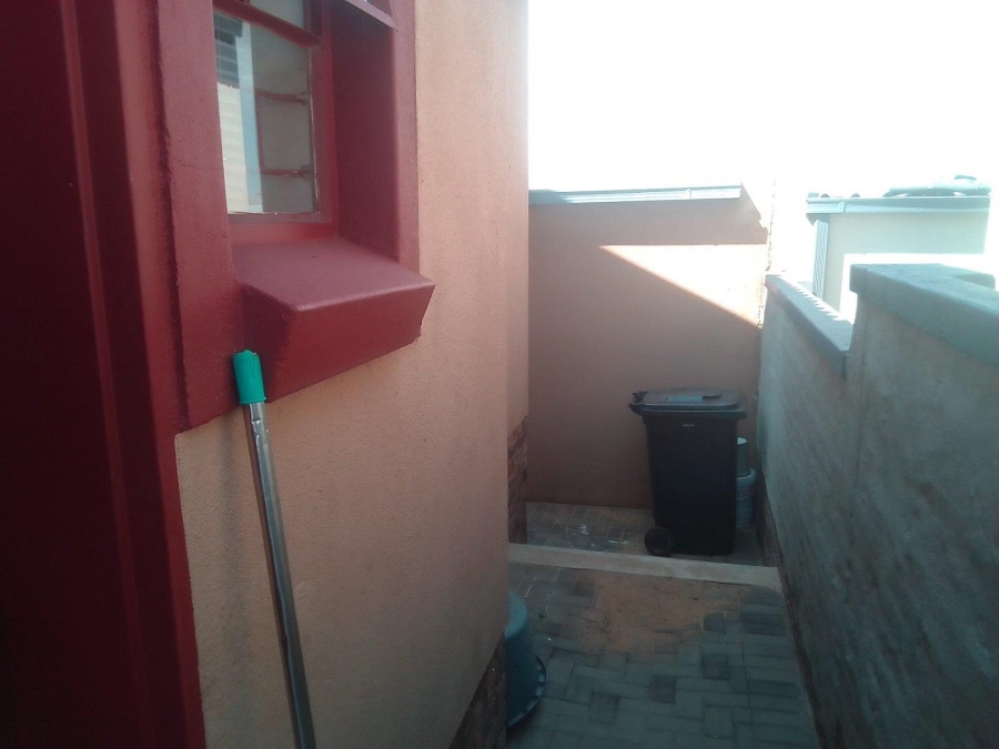 3 Bedroom Property for Sale in Kosmosdal Gauteng