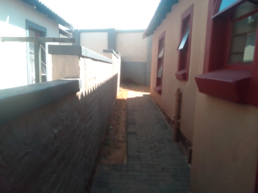 3 Bedroom Property for Sale in Kosmosdal Gauteng