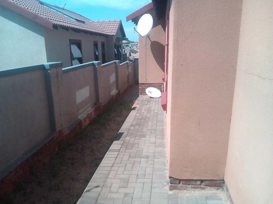 3 Bedroom Property for Sale in Kosmosdal Gauteng