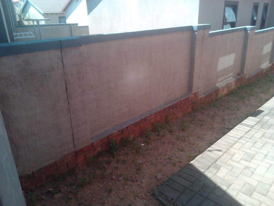 3 Bedroom Property for Sale in Kosmosdal Gauteng