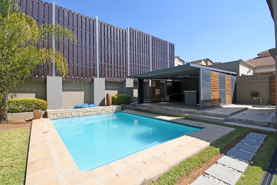 6 Bedroom Property for Sale in North Riding Gauteng