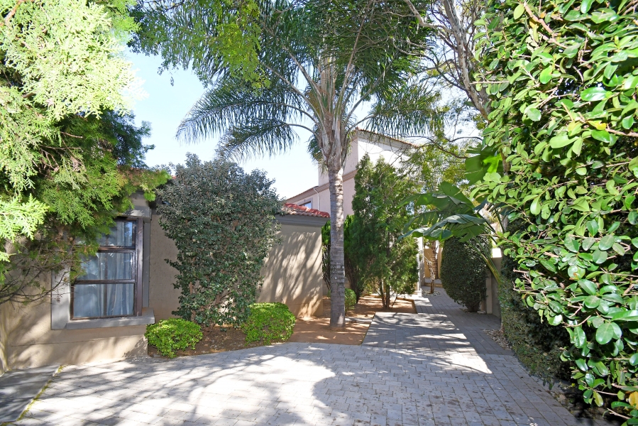 6 Bedroom Property for Sale in North Riding Gauteng