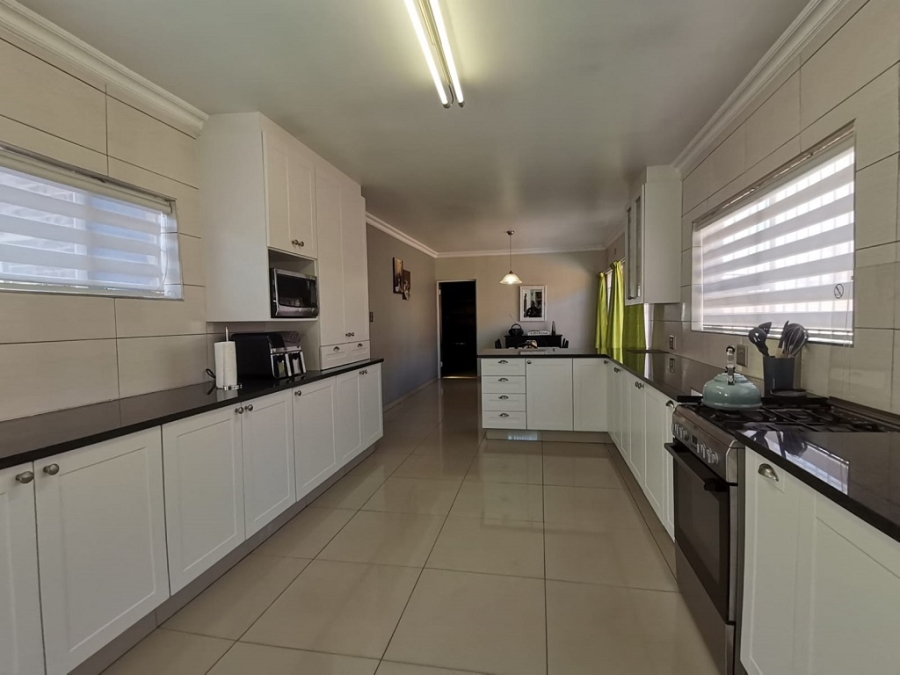 3 Bedroom Property for Sale in Brackenhurst Gauteng