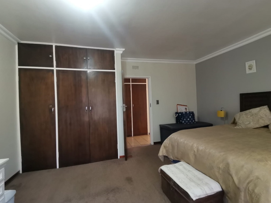 3 Bedroom Property for Sale in Brackenhurst Gauteng