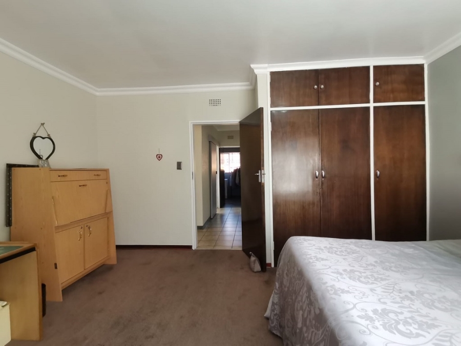 3 Bedroom Property for Sale in Brackenhurst Gauteng