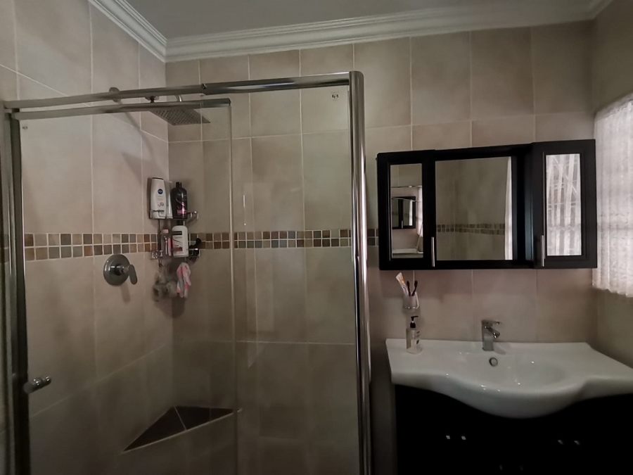 3 Bedroom Property for Sale in Brackenhurst Gauteng