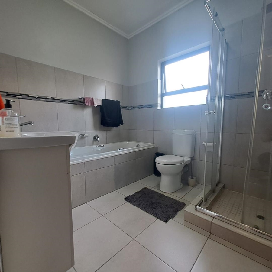 3 Bedroom Property for Sale in Brentwood Gauteng