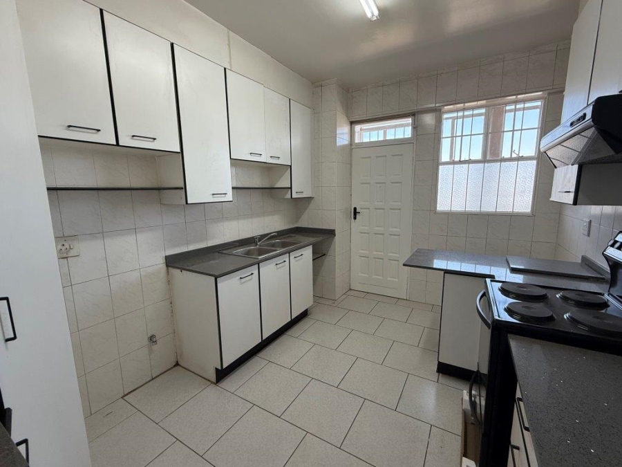 To Let 3 Bedroom Property for Rent in Melrose Gauteng