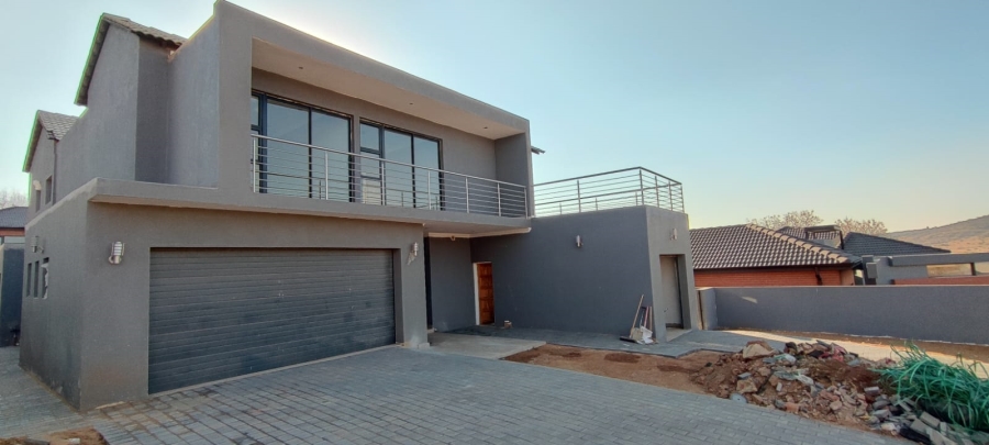 4 Bedroom Property for Sale in Eldoraigne Gauteng
