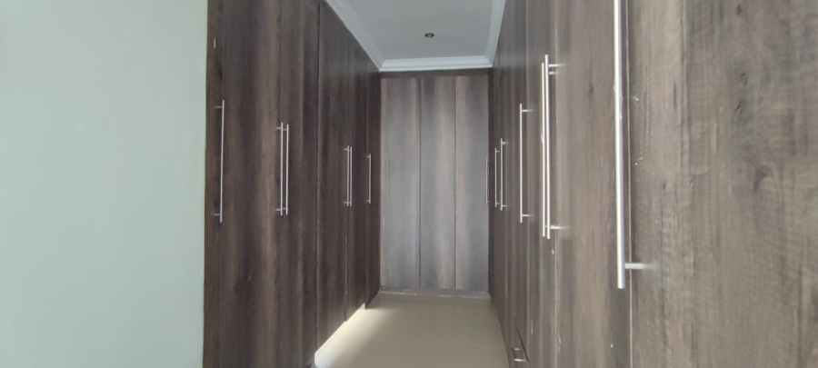 4 Bedroom Property for Sale in Eldoraigne Gauteng