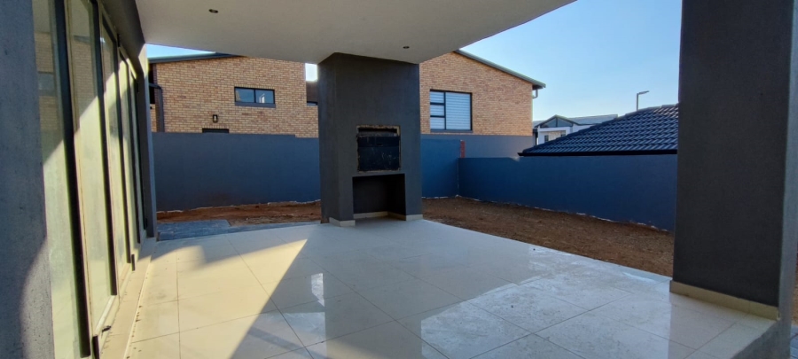 4 Bedroom Property for Sale in Eldoraigne Gauteng