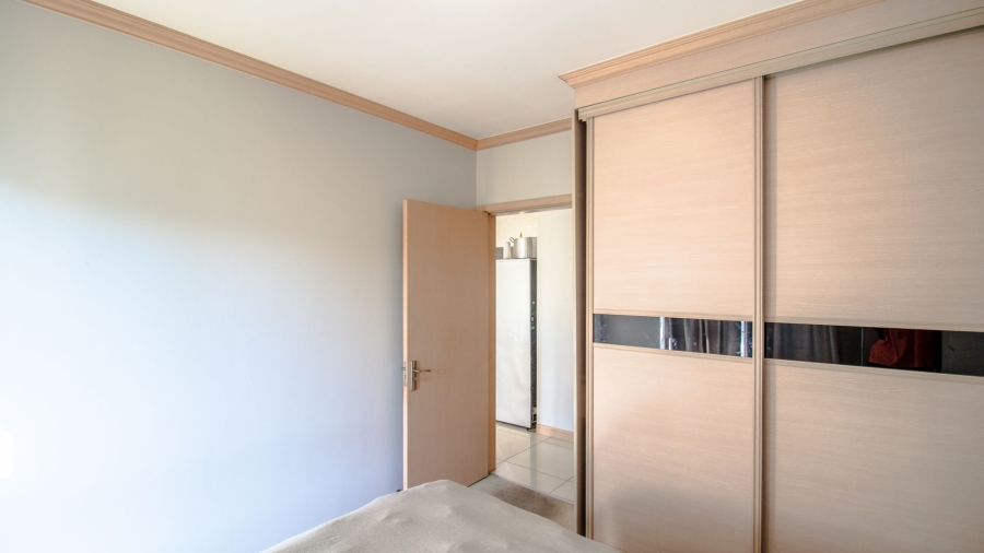 1 Bedroom Property for Sale in Noordwyk Gauteng