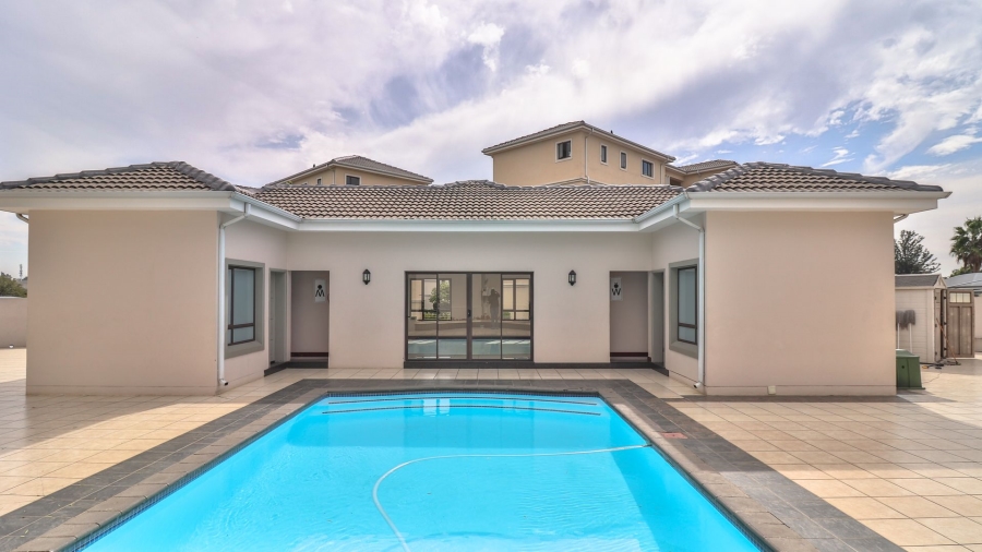 1 Bedroom Property for Sale in Noordwyk Gauteng