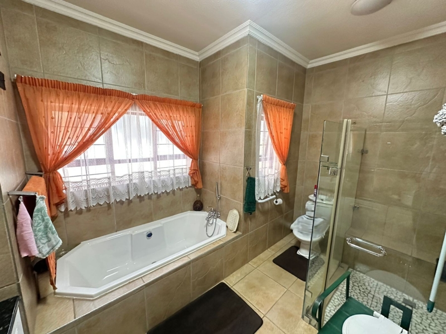 3 Bedroom Property for Sale in Midfield Estate Gauteng