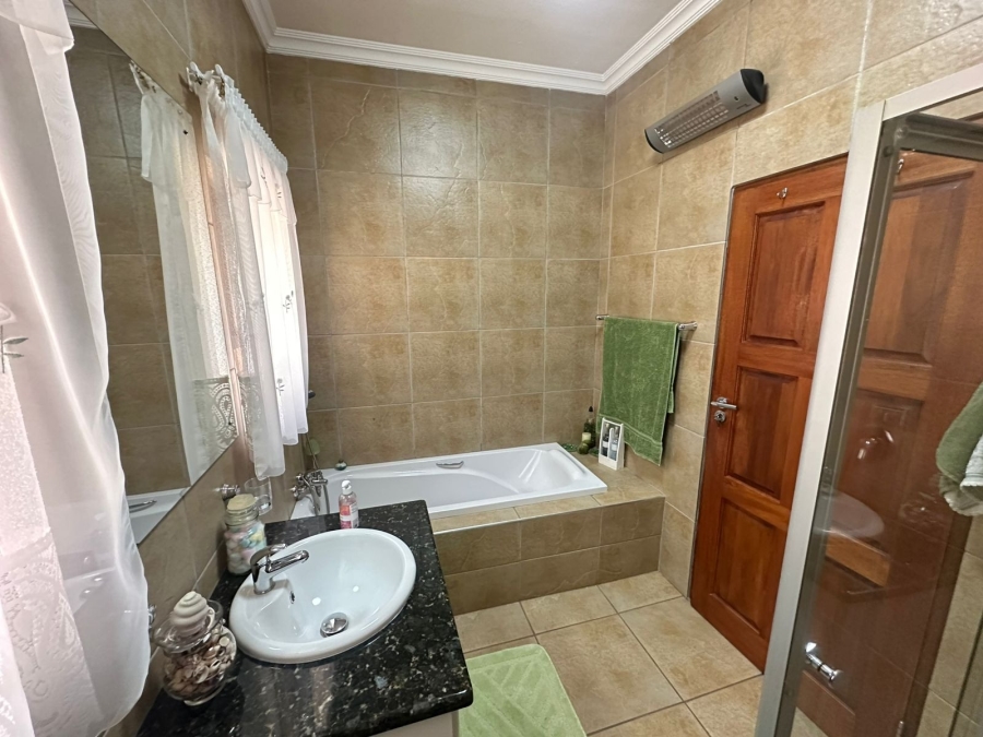 3 Bedroom Property for Sale in Midfield Estate Gauteng