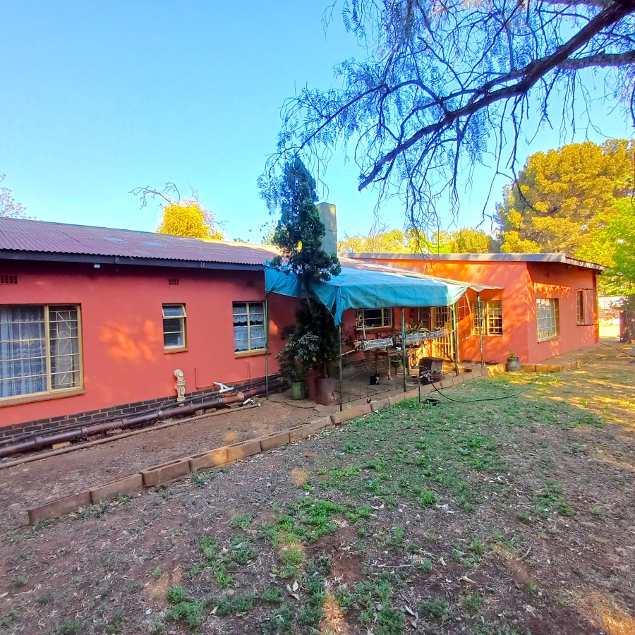 4 Bedroom Property for Sale in Nelsonia Gauteng