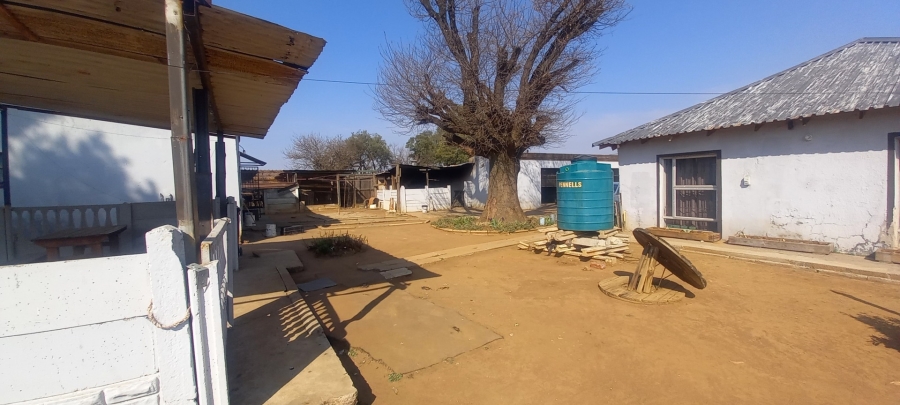 8 Bedroom Property for Sale in Withok Estate Gauteng