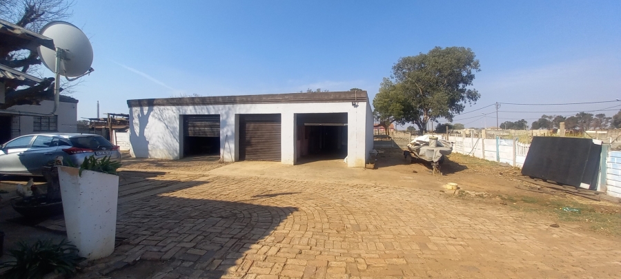 8 Bedroom Property for Sale in Withok Estate Gauteng