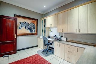 4 Bedroom Property for Sale in Leeuwfontein Gauteng