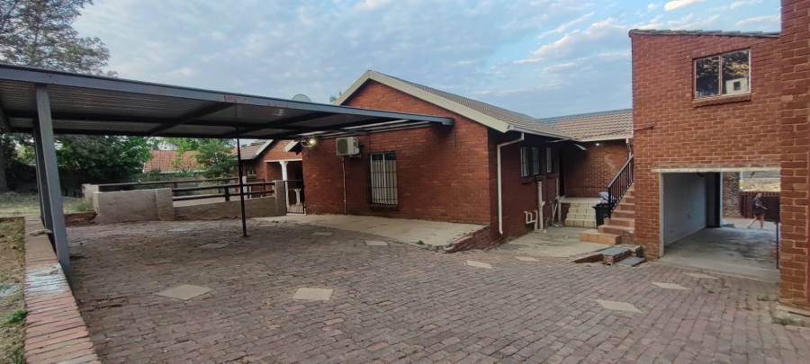 3 Bedroom Property for Sale in Heuweloord Gauteng