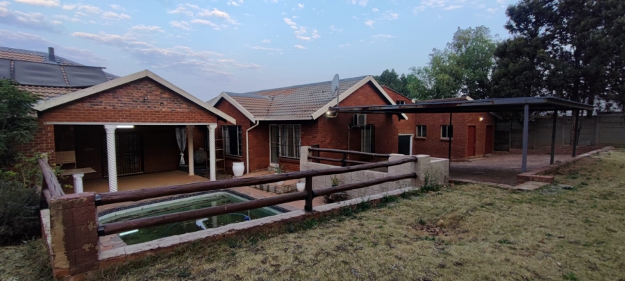 3 Bedroom Property for Sale in Heuweloord Gauteng