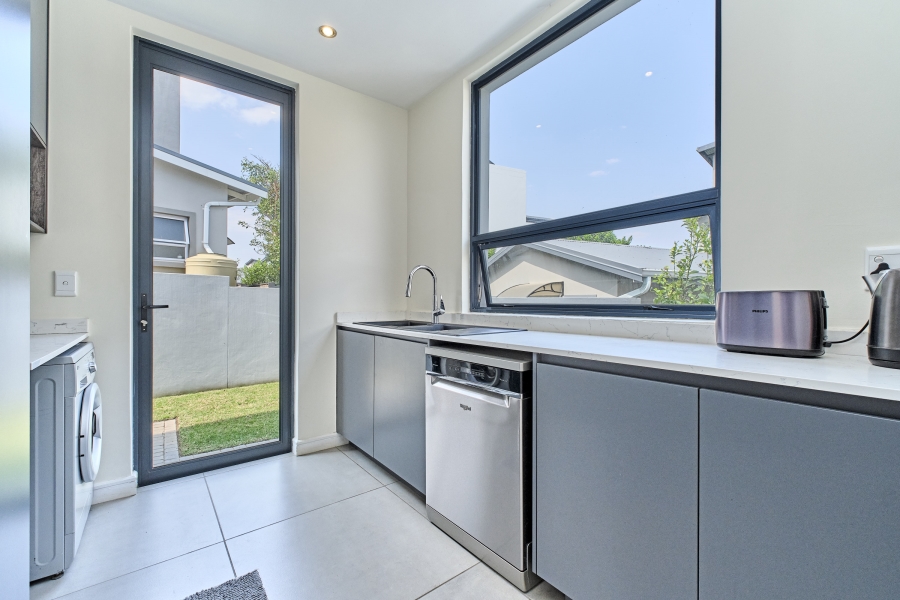 To Let 3 Bedroom Property for Rent in Waterfall Country Village Gauteng