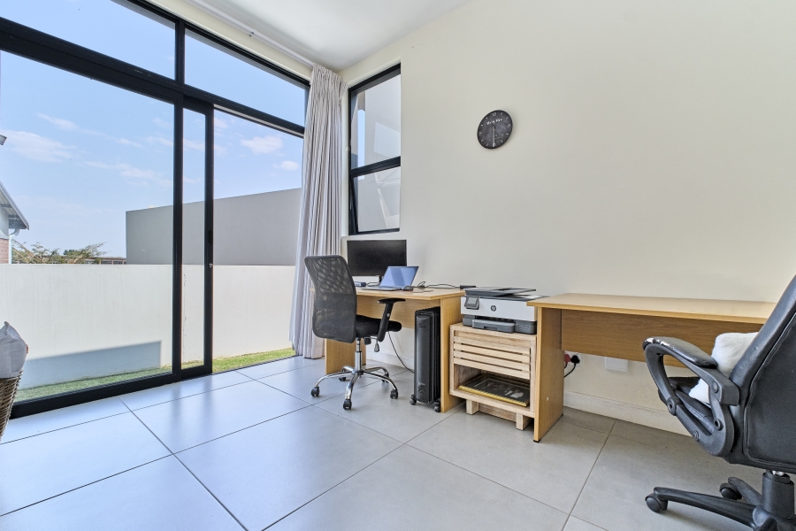 To Let 3 Bedroom Property for Rent in Waterfall Country Village Gauteng