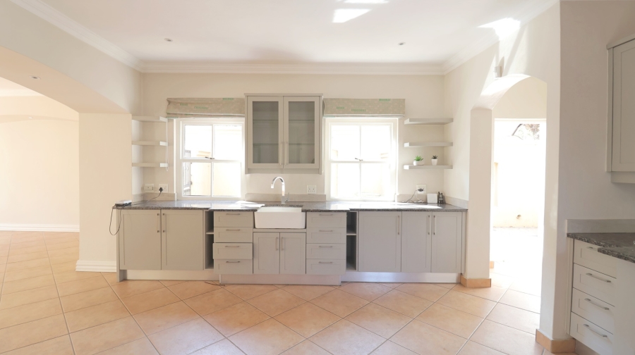To Let 5 Bedroom Property for Rent in Dainfern Golf Estate Gauteng