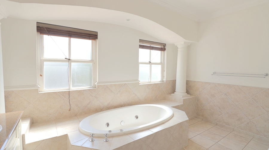 To Let 5 Bedroom Property for Rent in Dainfern Golf Estate Gauteng