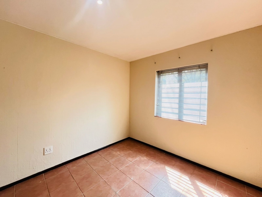 2 Bedroom Property for Sale in Paulshof Gauteng