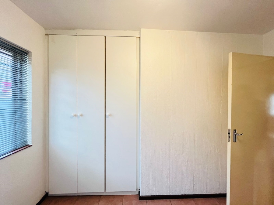 2 Bedroom Property for Sale in Paulshof Gauteng