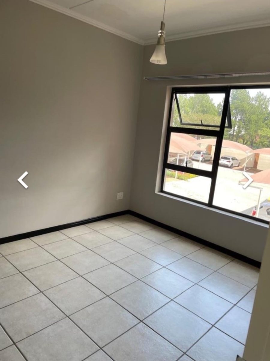 2 Bedroom Property for Sale in Greenstone Gate Gauteng