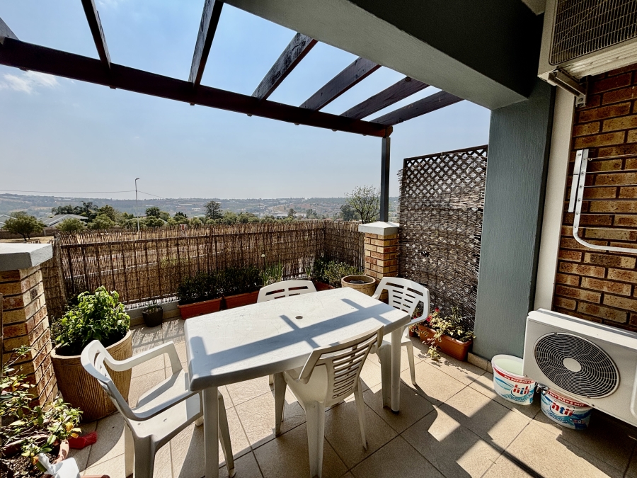 To Let 2 Bedroom Property for Rent in Barbeque Downs Gauteng