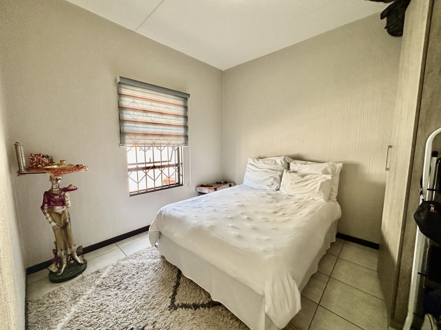 To Let 2 Bedroom Property for Rent in Barbeque Downs Gauteng