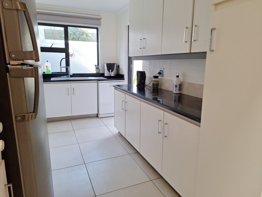 To Let 3 Bedroom Property for Rent in Fourways Gauteng