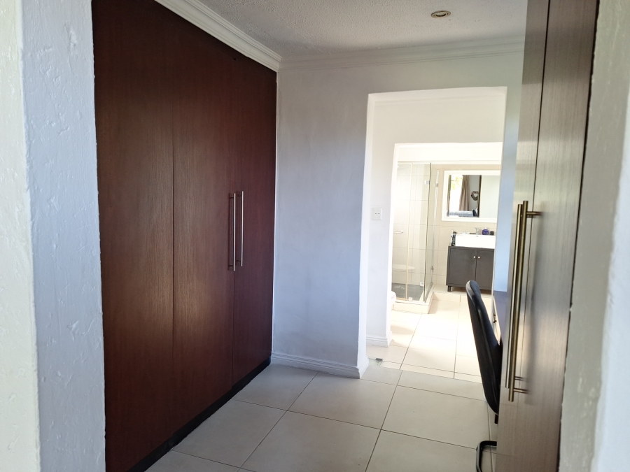 To Let 3 Bedroom Property for Rent in Fourways Gauteng