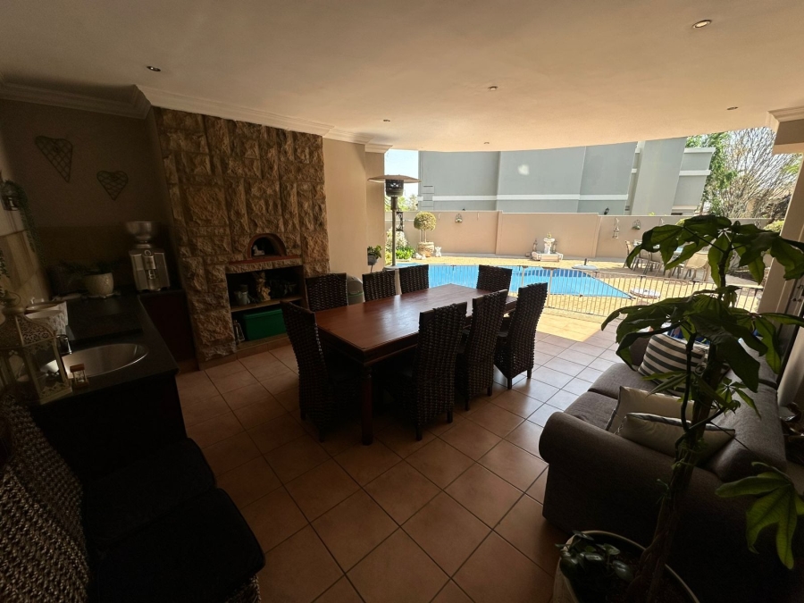 5 Bedroom Property for Sale in Midstream Estate Gauteng
